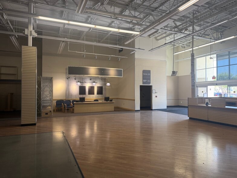 More Photos Of 22999 Savi Ranch Pky, Yorba Linda Department Store For Lease
