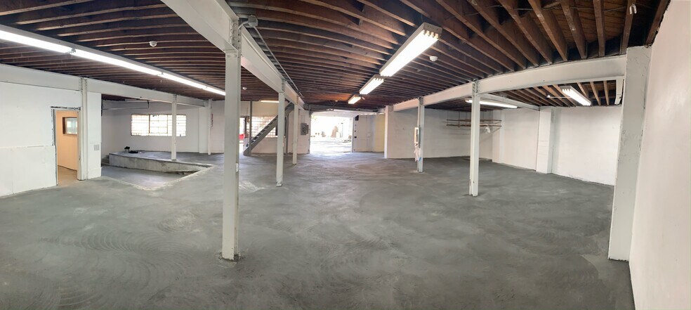 More Photos Of 336-344 Hoover Ave, Bloomfield Warehouse For Lease