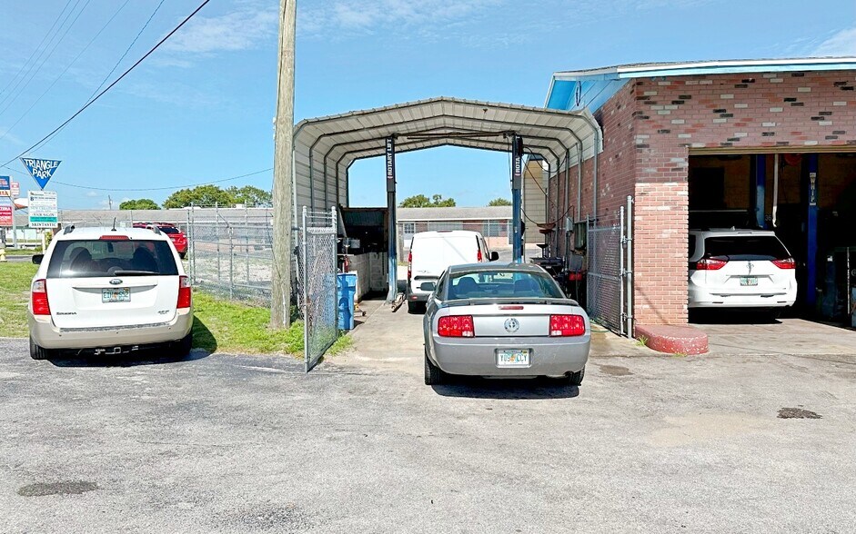 More Photos Of 1 Triangle Park, Lake Placid Auto Repair For Sale