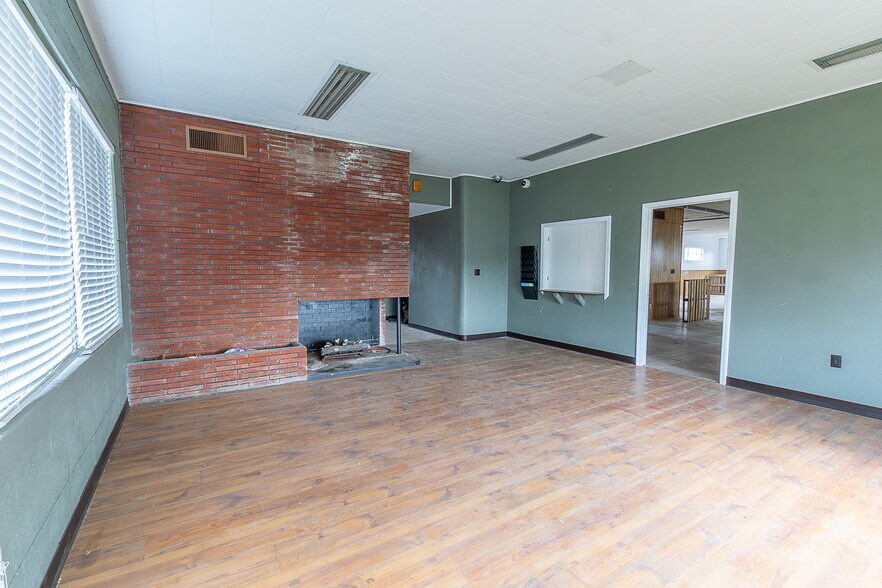 More Photos Of 340 S Eckroat St, Oklahoma City Unknown For Lease