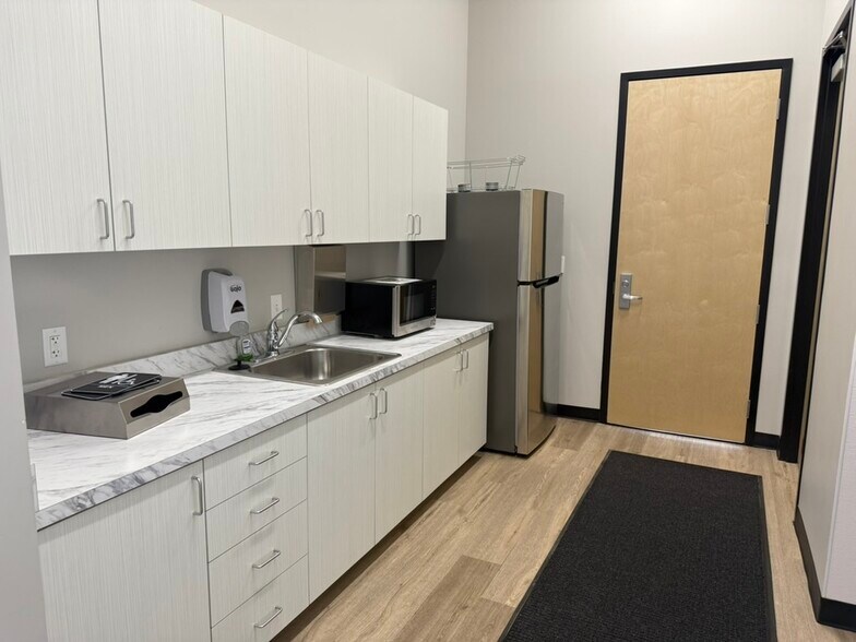 More Photos Of 3437 W Water St, Riverton Industrial For Lease