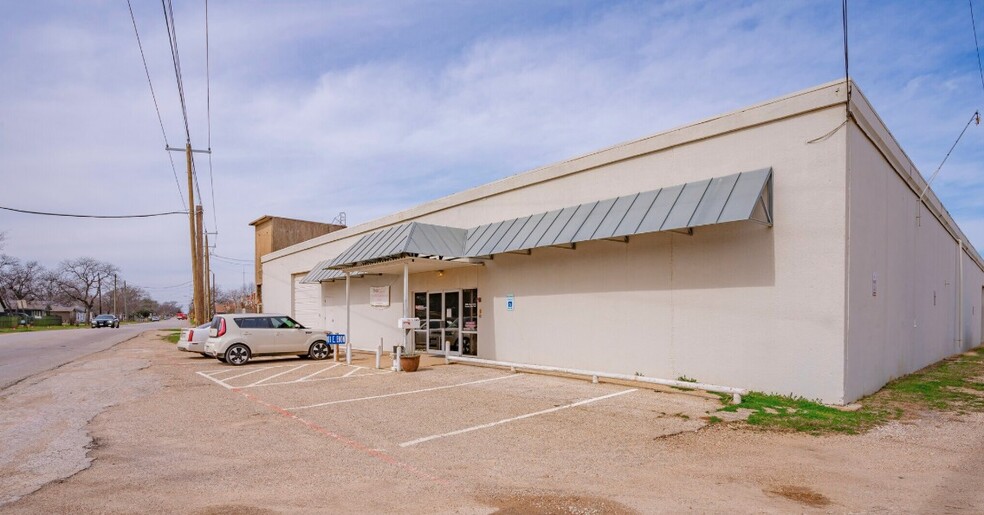 Primary Photo Of 101 E Enon Ave, Everman Warehouse For Sale