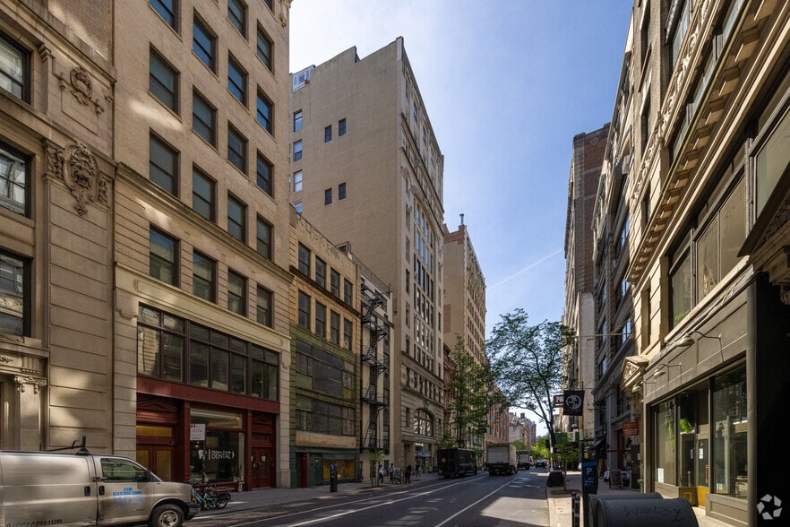 More Photos Of 40-42 W 17th St, New York Apartments For Lease