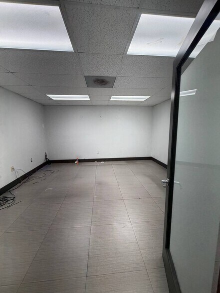 More Photos Of 10850 NW 27th St, Doral Warehouse For Sale