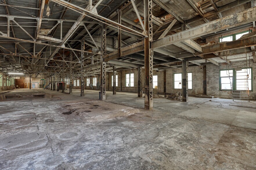 More Photos Of 1457 Coffeen, Sheridan Warehouse For Sale