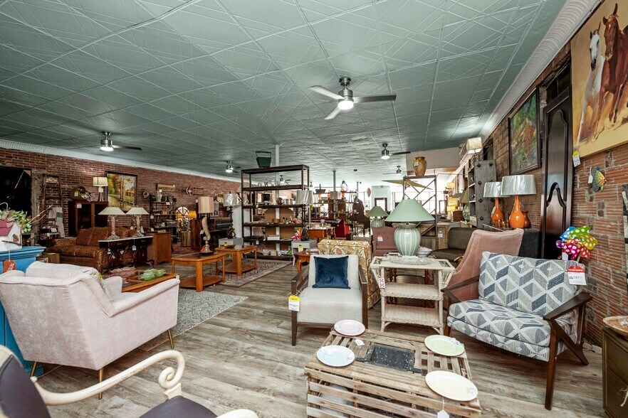 More Photos Of 507 E 3rd St, Lexington Warehouse For Sale