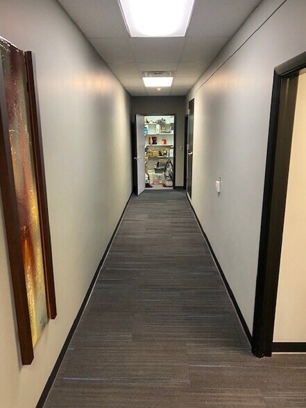 More Photos Of 1805 W Detroit St, Broken Arrow Service For Lease