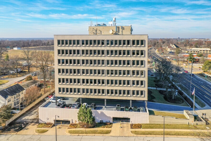 More Photos Of 9666 Olive Blvd, Olivette Office For Lease