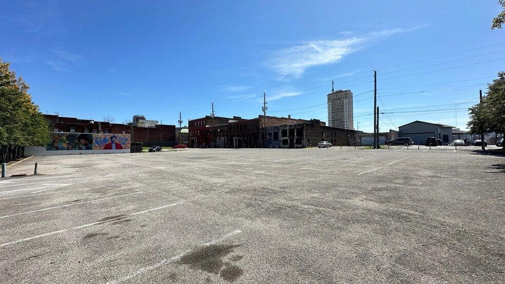 More Photos Of 1601 4th Ave, Birmingham Land For Lease