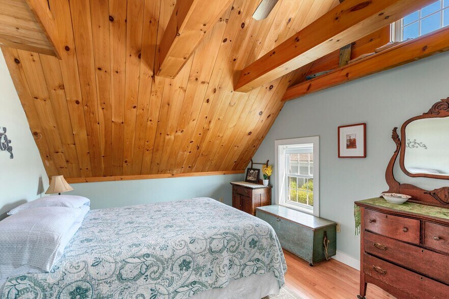 More Photos Of 5 Wharf Hill Rd, Monhegan Hospitality For Sale