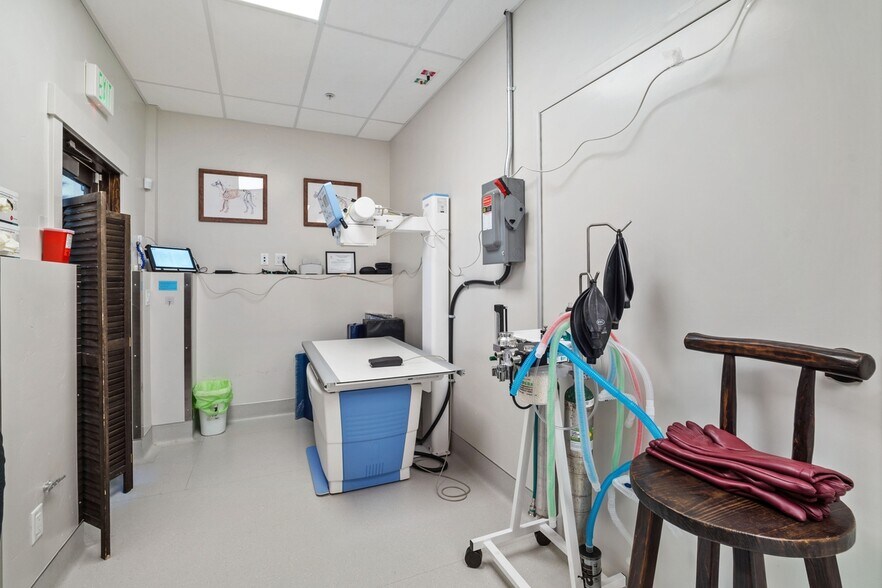More Photos Of 5373 Highway 224, Park City Medical For Sale