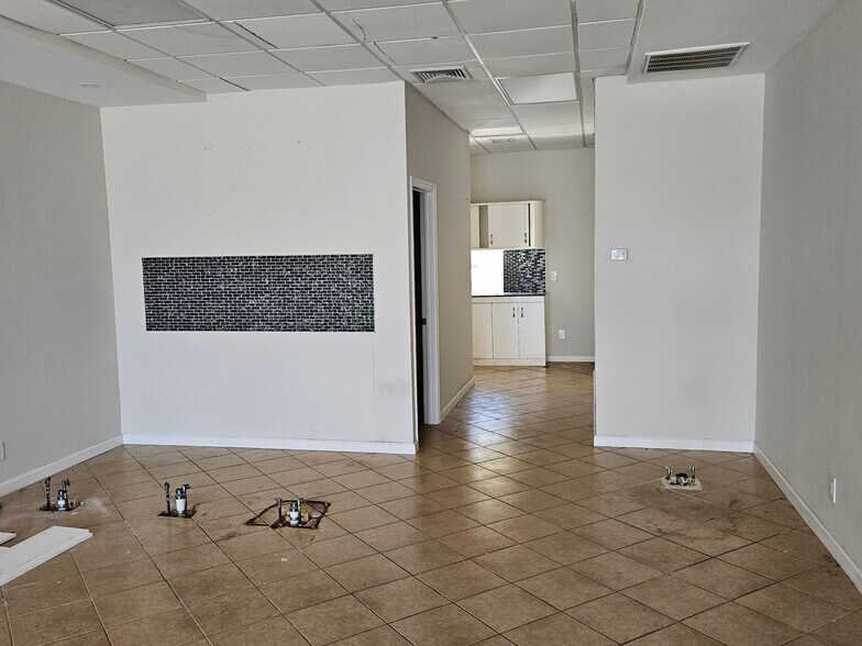 More Photos Of 1358-1360 Willis Ave, Albertson Freestanding For Sale