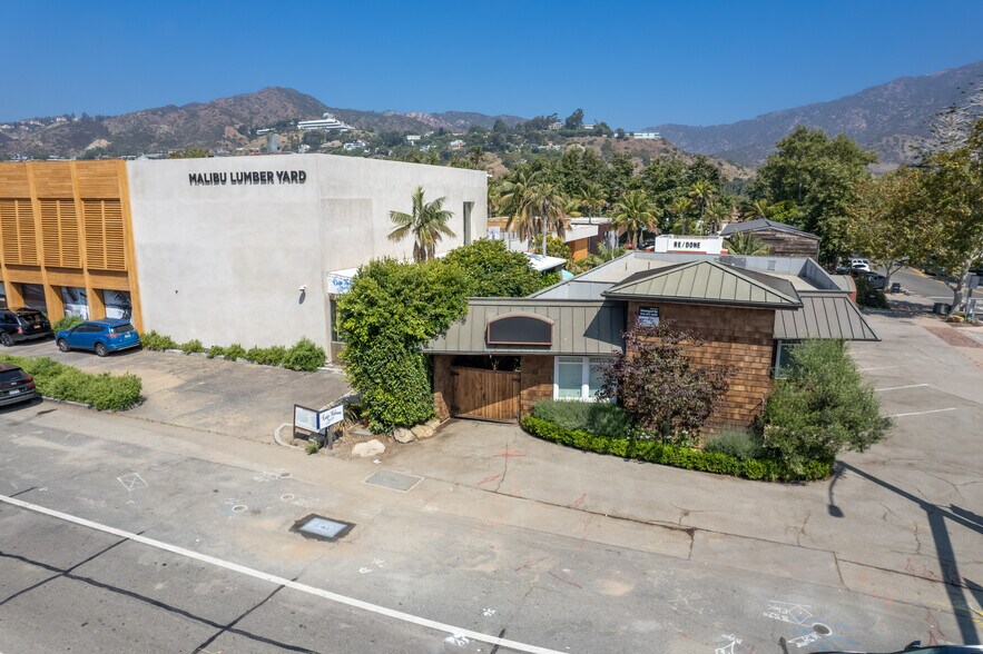 More Photos Of 23405 Pacific Coast Hwy, Malibu Office For Sale
