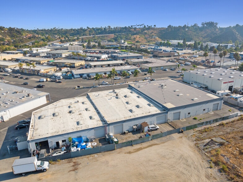 More Photos Of 390-398 Via El Centro, Oceanside Manufacturing For Lease