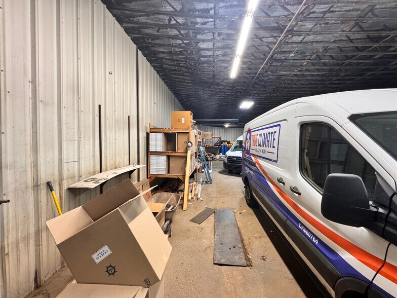 More Photos Of 3504 S Meridian Ave, Oklahoma City Warehouse For Lease
