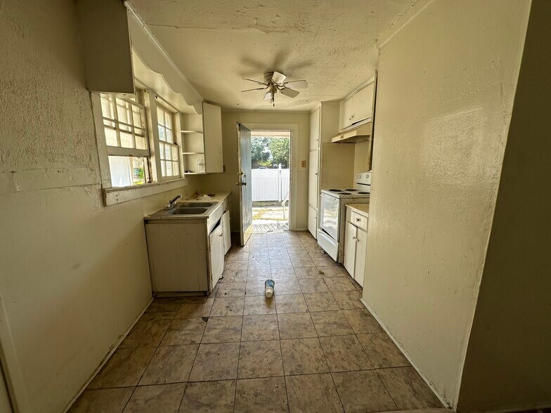 More Photos Of 555 E Boyd Dr, Baton Rouge Multifamily For Sale