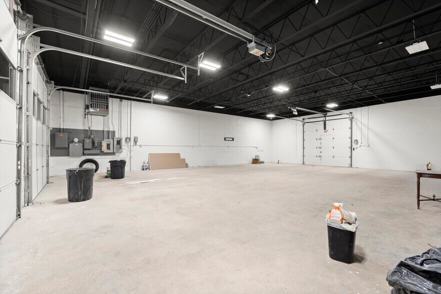 More Photos Of 203 Rio Cir, Decatur Light Distribution For Lease