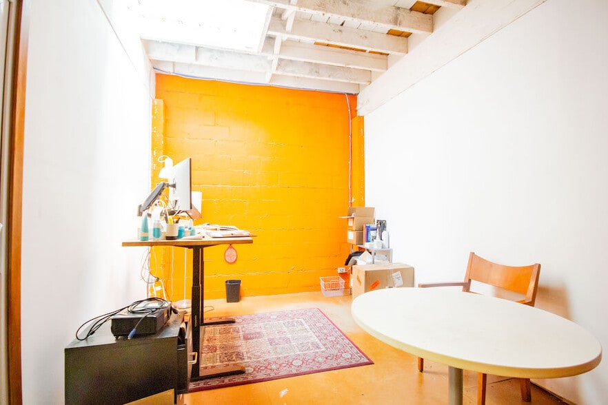 More Photos Of 381 Railway St, Vancouver Warehouse For Lease