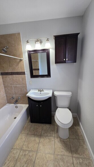 More Photos Of 261 Claremont Ave, San Antonio Multifamily For Sale