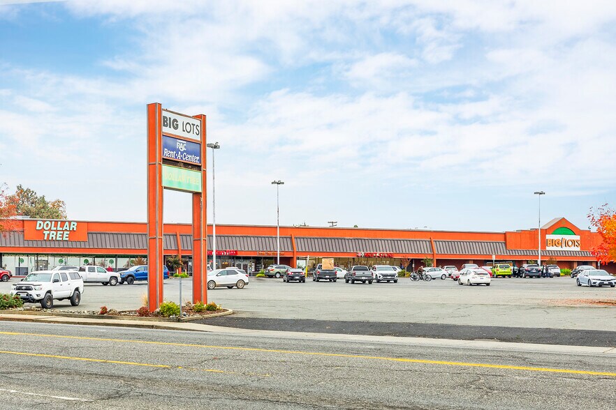 More Photos Of 1815-1985 Oro Dam Blvd E, Oroville Department Store For Sale