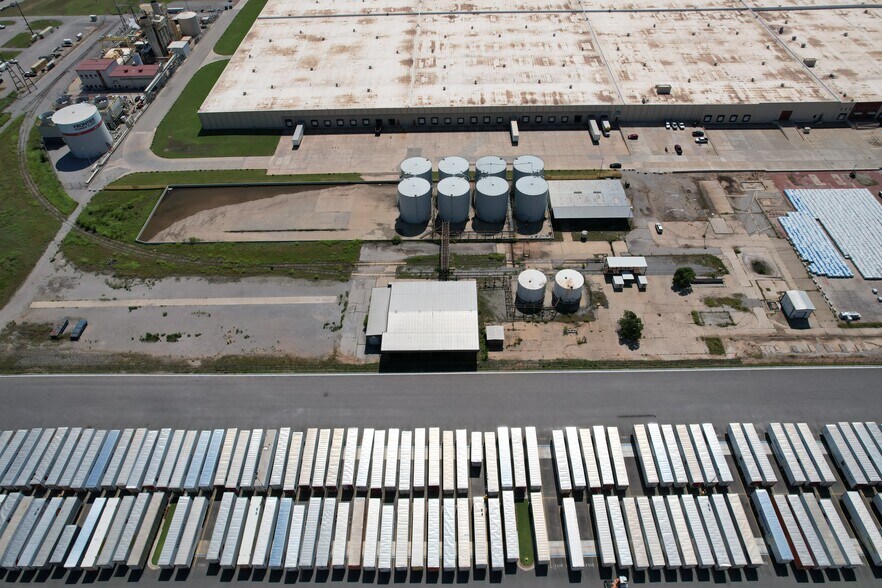 More Photos Of 2400 S Council Rd, Oklahoma City Industrial For Sale