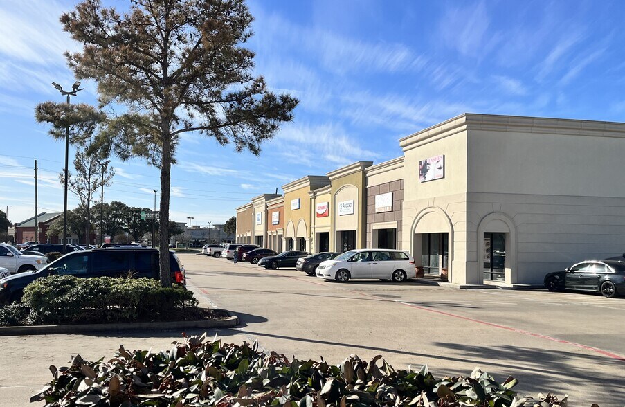 More Photos Of 11240-11242 W FM-1960 Rd, Houston Unknown For Lease