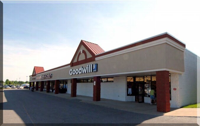More Photos Of 1601-1651 N Wayne St, Angola Storefront For Lease