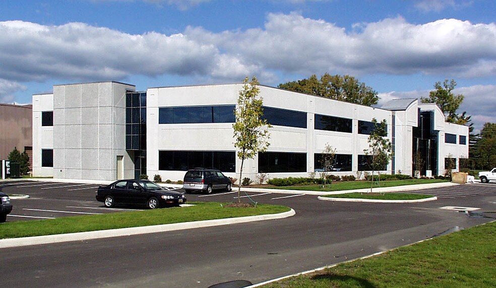 More Photos Of 32125 Solon Rd, Solon Office For Lease