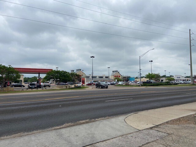 More Photos Of 724-730 E Villa Maria Rd, Bryan Storefront For Lease