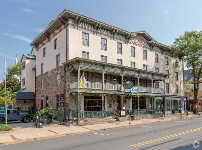 More Photos Of 32 Bridge St, Lambertville Hotel For Lease