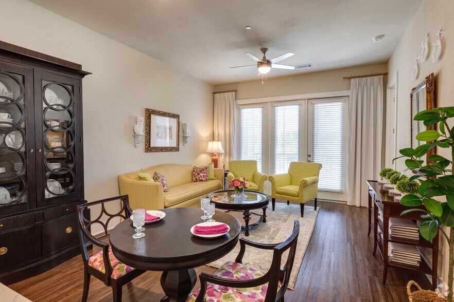 More Photos Of 2200 Carl D Silver Pky, Fredericksburg Apartments For Lease