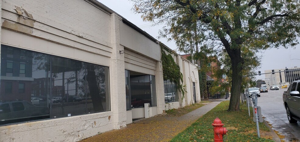 More Photos Of 310 S 10th St, Lincoln Storefront For Lease
