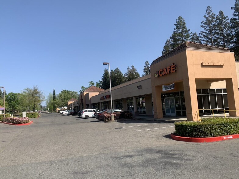 More Photos Of 9372 Madison Ave, Orangevale General Retail For Lease