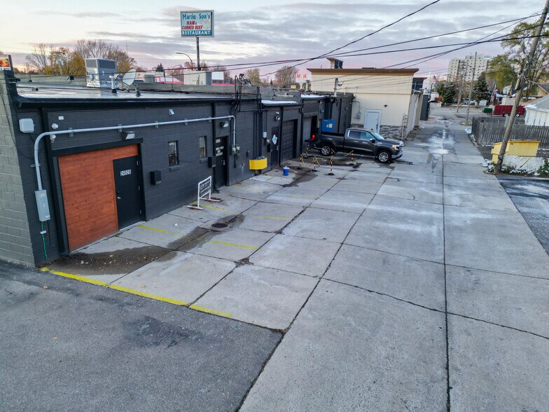 More Photos Of 24544 Van Dyke Ave, Center Line Light Distribution For Lease