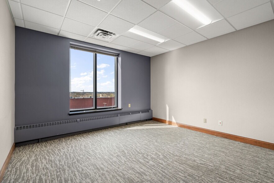 More Photos Of 56 S Washington St, Valparaiso Office For Lease