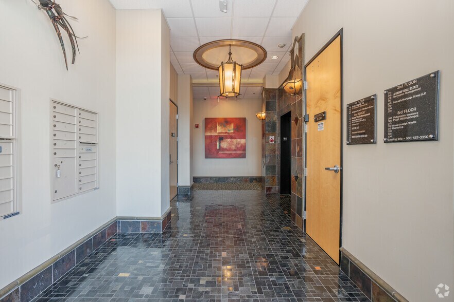 More Photos Of 18840 SW Boones Ferry Rd, Tualatin Office For Lease