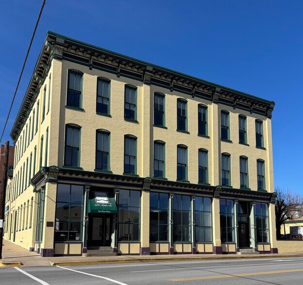 Primary Photo Of 201 N 3rd St, Hannibal Office For Sale