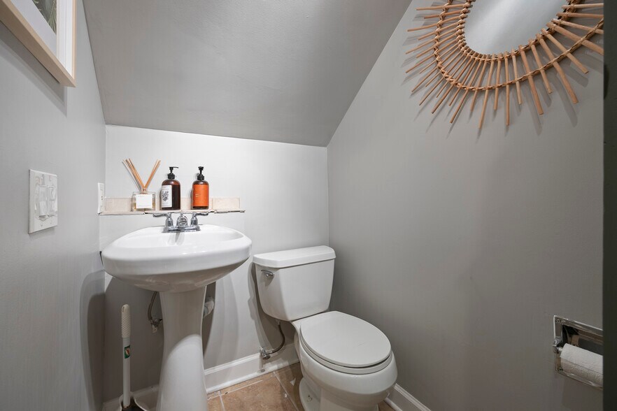 More Photos Of 121 N Washington St, Naperville Office For Lease