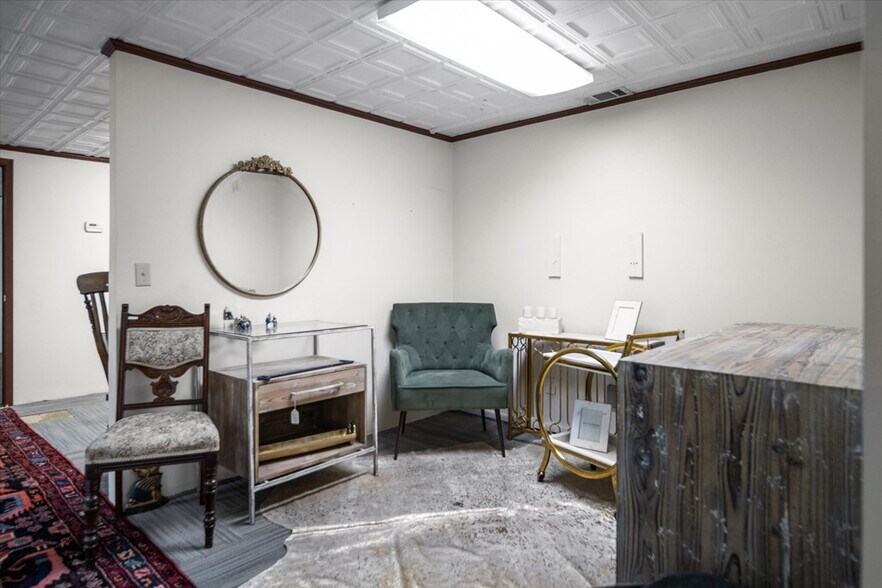 More Photos Of 117 E Lufkin Ave, Lufkin General Retail For Sale