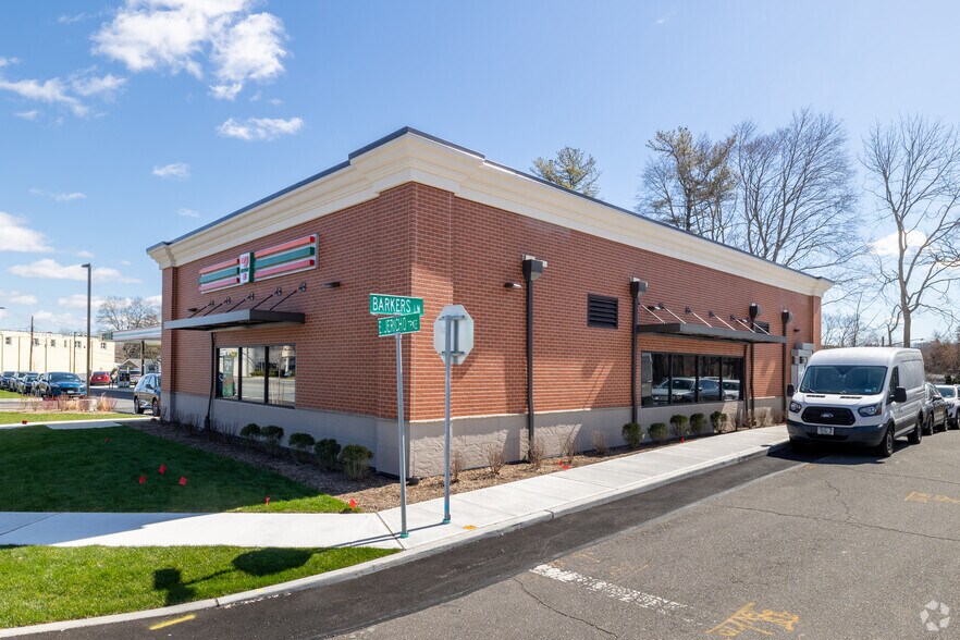 More Photos Of 336-338 E Jericho Tpke, Huntington Station Convenience Store For Sale
