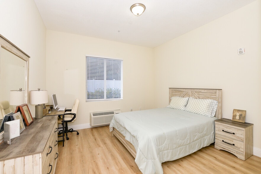 More Photos Of 4201 S 25th St, Fort Pierce Assisted Living For Sale