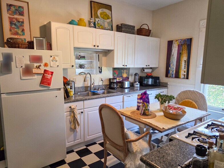 More Photos Of 150 W 8th St, Santa Rosa Apartments For Sale