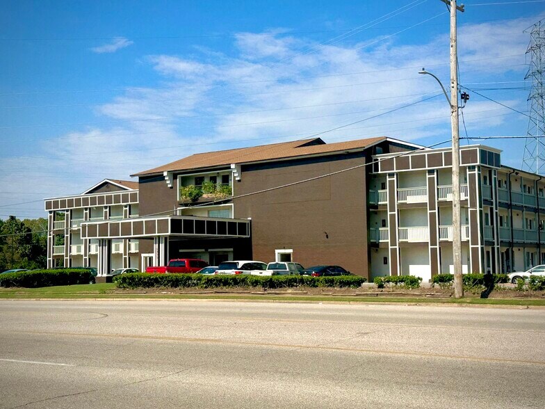 More Photos Of 4300 American Way, Memphis Hospitality For Sale