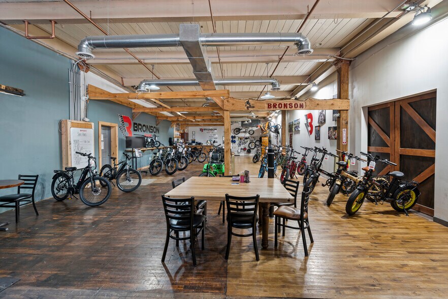 More Photos Of 500 Bridge St, Weissport Restaurant For Sale