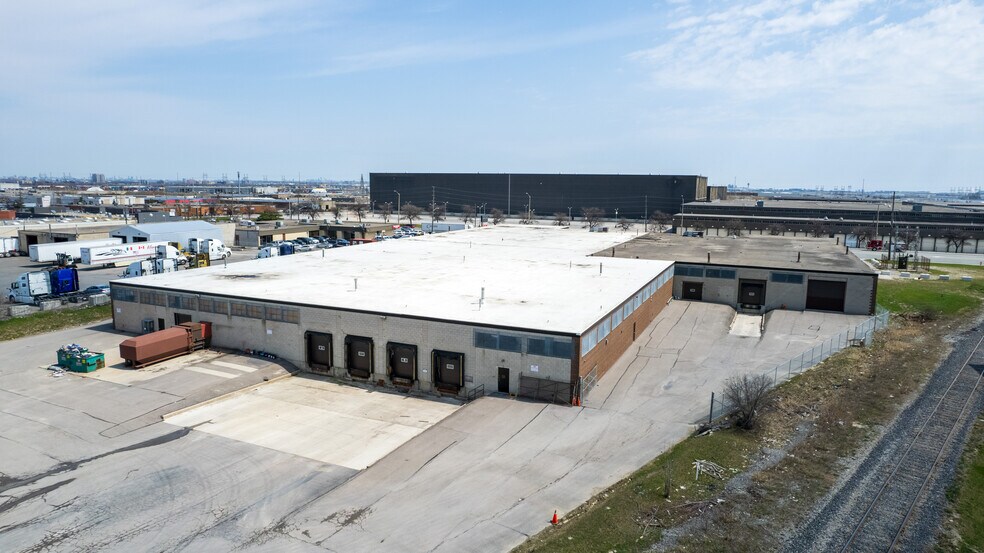 More Photos Of 1810 Steeles Ave E, Brampton Warehouse For Lease