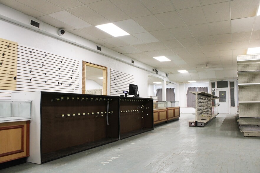 More Photos Of 800 Box Butte Ave, Hemingford General Retail For Sale