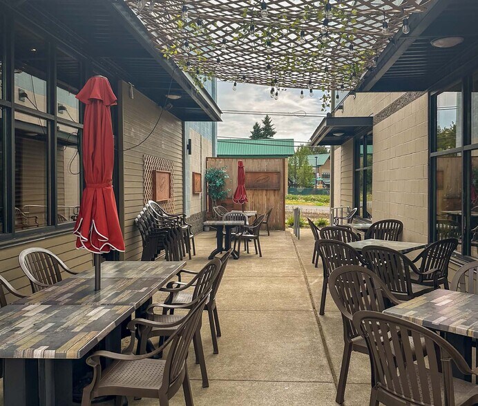 More Photos Of 16826 SW Edy Rd, Sherwood Restaurant For Lease
