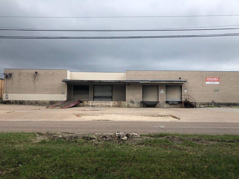 More Photos Of 2727 W 11th St, Houston Distribution For Sale