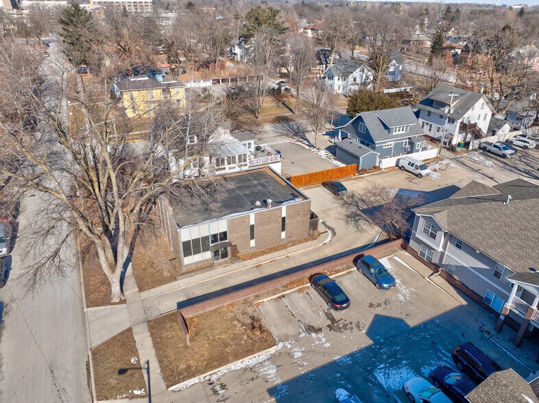 More Photos Of 618 Douglas Ave, Ames Office For Lease