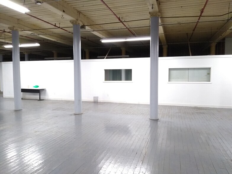 More Photos Of 209 Weeden St, Pawtucket Warehouse For Lease